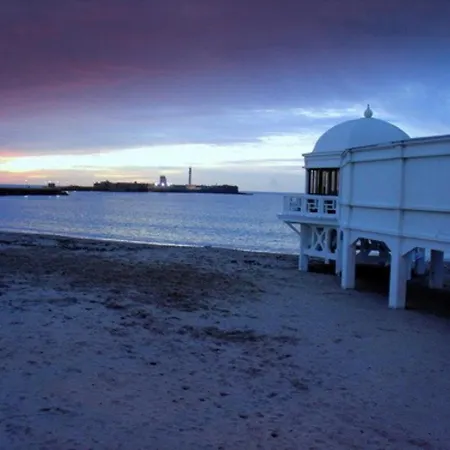 Descubrehome Playa De La Caleta Apartman Cádiz