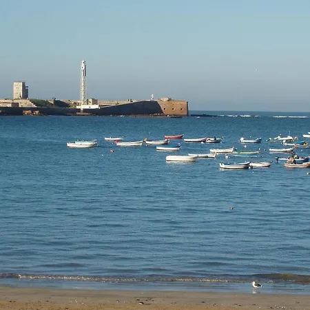 Descubrehome Playa De La Caleta Кадис